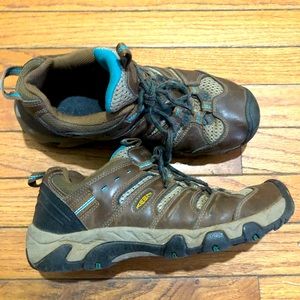 Women’s Keen hiking shoes